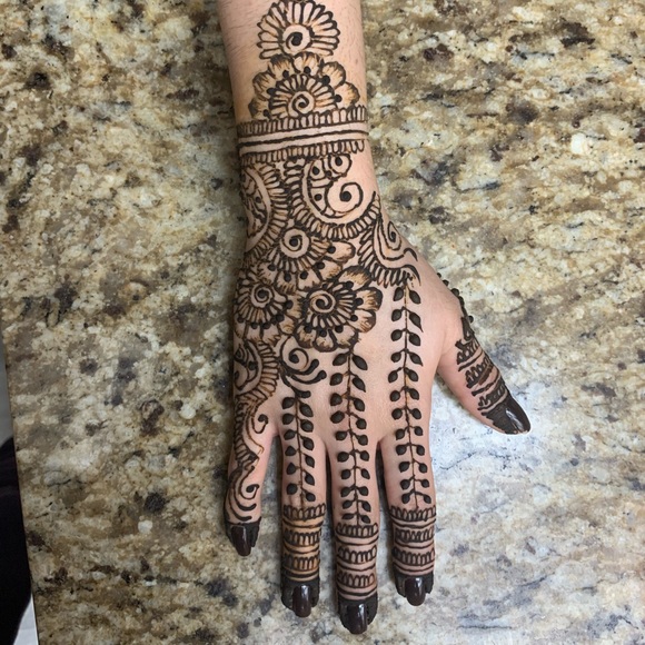 Henna Art - Picture 2 of 7